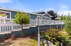 1975 SHOREPINES DR, Coos Bay, OR 97420