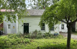 15 Florence Street, Augusta, ME 04330