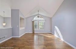 1034 Brookstone Ct, Georgetown, IN 47122