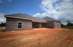 27 M D Thompson Rd, Moselle, MS 39459