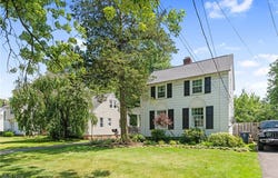 5100 Edenhurst Road, Lyndhurst, OH 44124