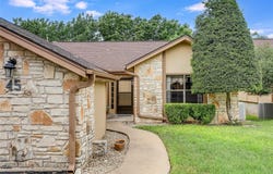 45 Oaks PL, Lago Vista, TX 78645