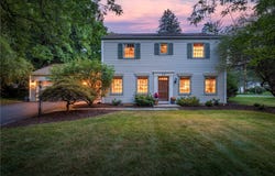 27 Shire Oaks Drive, Pittsford, NY 14534