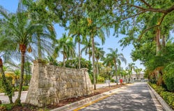 9454 NW 8th Cir, Plantation, FL 33324