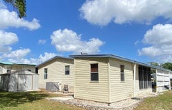 28213 River Run Dr, Leesburg, FL 34748