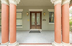 1424 St James Ct, Louisville, KY 40208