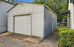 106 S College St, Lindale, TX 75771