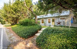 319 Washington Avenue, Ocean Springs, MS 39564