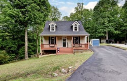5970  Plaster Ln, Quinton, VA 23141