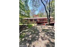 15 MOHICAN PATH, GOULDSBORO, PA 18424