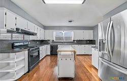 512 N Avenue F, Shiner, TX 77984