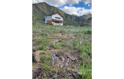 5050 E Baumgartner Rd, Featherville, ID 83647