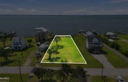 606 Island Road, Harkers Island, NC 28531