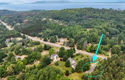 3605 W Burdickville Road, Maple City, MI 49664
