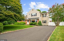 34 BUTTERNUT Drive, HATBORO, PA 19040