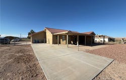 1055 E McKnight Avenue, Moapa, NV 89025