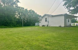 706 Wilmar Dr, Carmi, IL 62821