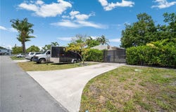 1245 NE 154th St, North Miami Beach, FL 33162