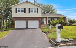 205 FAIRWAY DRIVE, READING, PA 19606