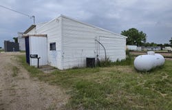 135 E Neosho St, Iroquois, SD 57353