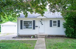 1402 N 7th Avenue W, Newton, IA 50208