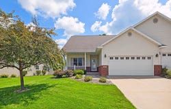1644 Pine Ridge Dr, Onalaska, WI 54650
