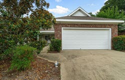 313 Sweetwater Ln., Hattiesburg, MS 39402