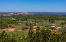 743 Welgehausen RD, Fredericksburg, TX 78624