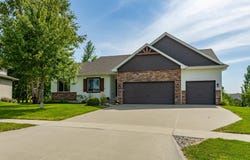 2165 SE Oxford Drive, Waukee, IA 50263