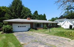 1202 Woodlawn Boulevard, Albion, MI 49224