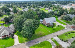 5 Oak Place, New Iberia, LA 70563
