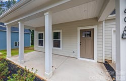 600 W Lewis Street, Dallas, NC 28034
