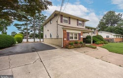 64 WARWICK ROAD, STRATFORD, NJ 08084