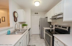 8500 Ambrosse Ln, Louisville, KY 40299