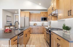 12105 Vincenzo Dr., Pasco, WA 99301
