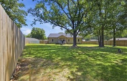 208 Avalon, PARIS, TN 38242