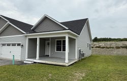 69 Brooks Edge Farm Road, Westbrook, ME 04092