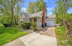 2010 Revere Road, Cleveland Heights, OH 44118