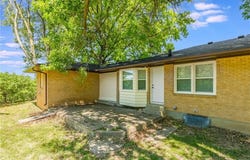 16805 Sunset Drive, Independence, MO 64057