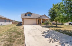 533 Goddard, Kyle, TX 78640