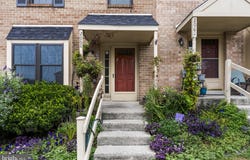 2060 YORKTOWN, NORRISTOWN, PA 19403