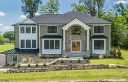 2 Buckingham Rd, Lincoln Park Boro, NJ 07035-1444