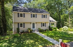 32 Towne Ln, Topsfield, MA 01983