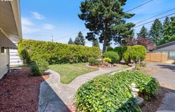 8632 NE CLACKAMAS ST, Portland, OR 97220