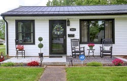881 Oak Street, Elyria, OH 44035