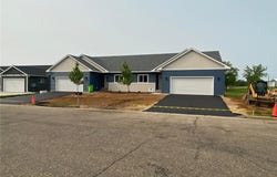 1670 Squirrel Way, New Richmond, WI 54017