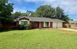 1602 England Road, Arlington, TX 76013