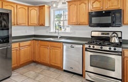11 Abbey Rd, Webster, MA 01570