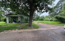 1015 W 5th Street, Hope, AR 71801