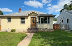 1118 Beach Ave SE, Huron, SD 57350